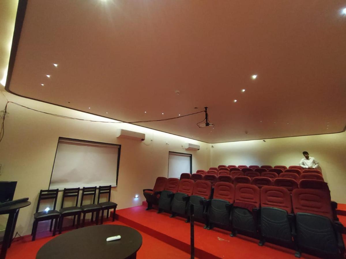 Flamingo Club And Resort Una 3 Km Away From Diu Check Post Exteriör bild