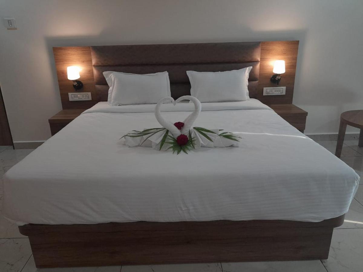 Flamingo Club And Resort Una 3 Km Away From Diu Check Post Exteriör bild
