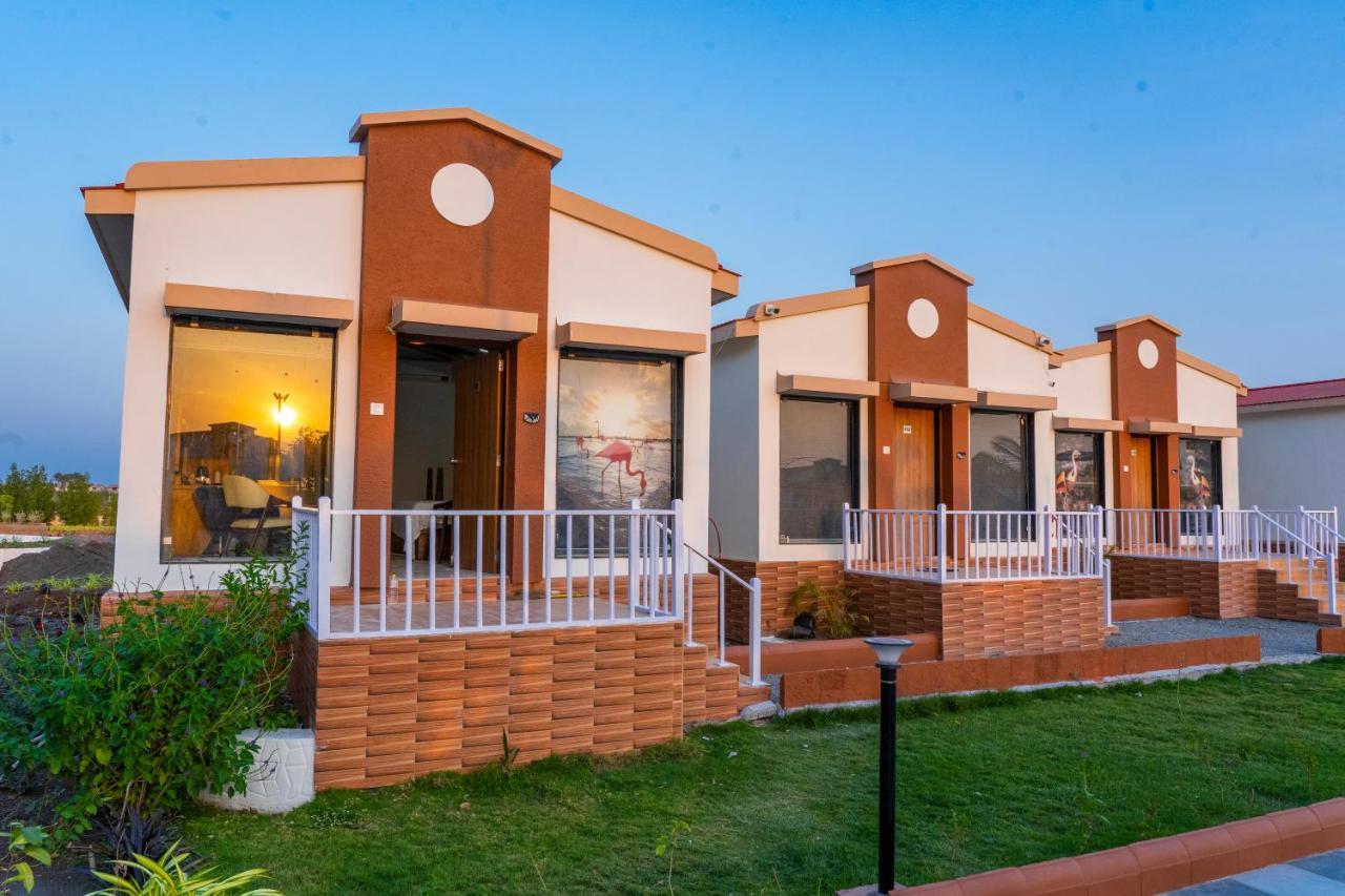 Flamingo Club And Resort Una 3 Km Away From Diu Check Post Exteriör bild