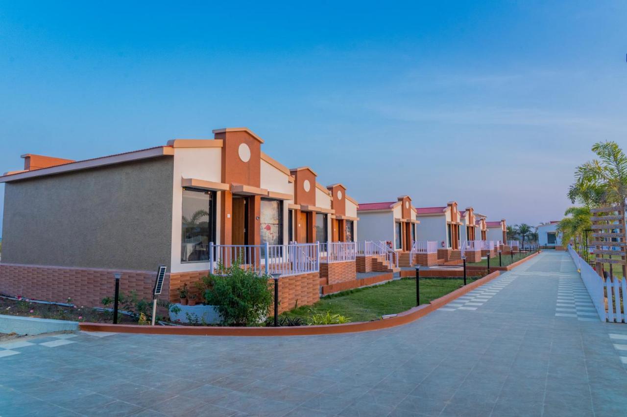 Flamingo Club And Resort Una 3 Km Away From Diu Check Post Exteriör bild
