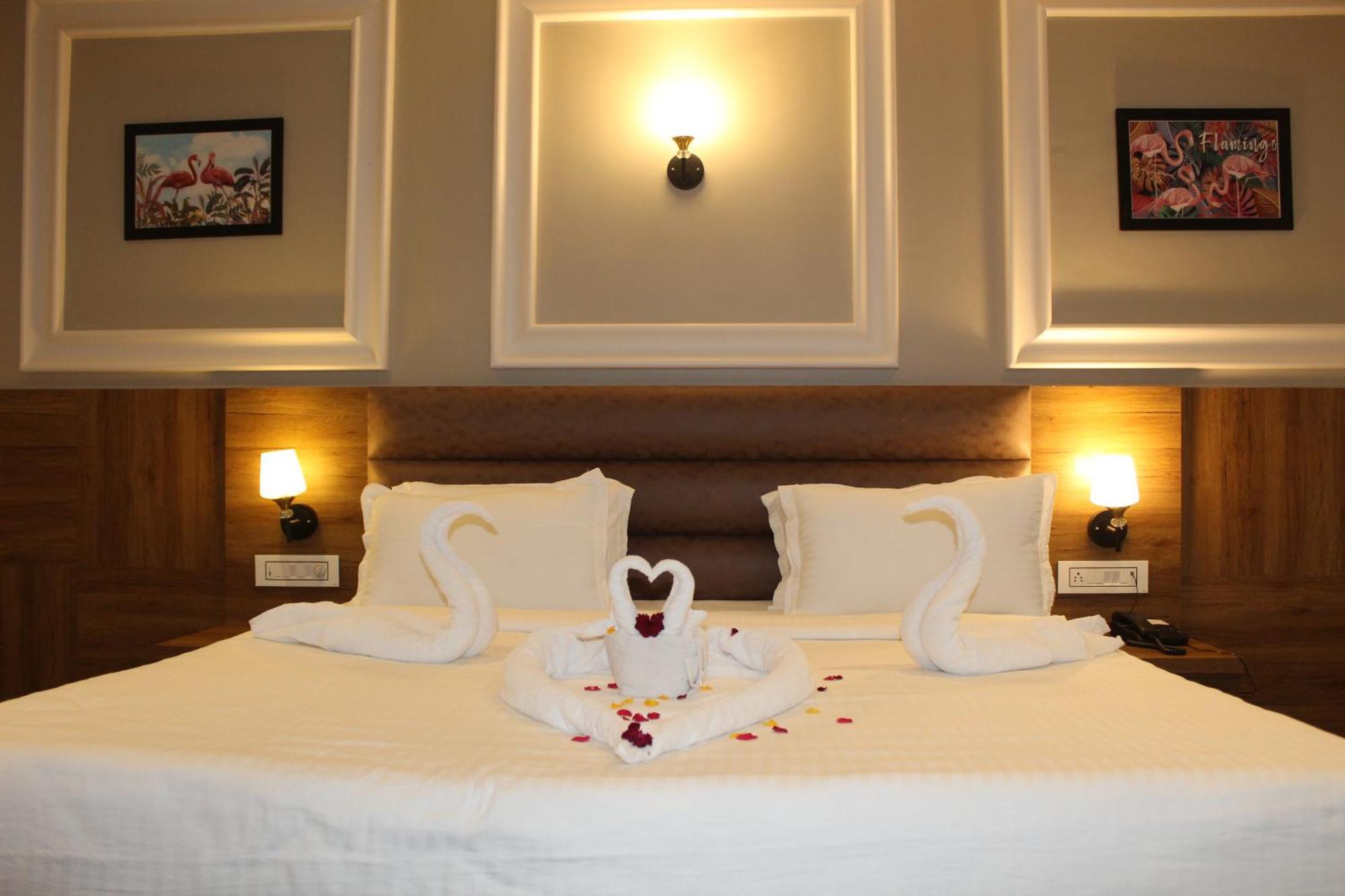 Flamingo Club And Resort Una 3 Km Away From Diu Check Post Exteriör bild