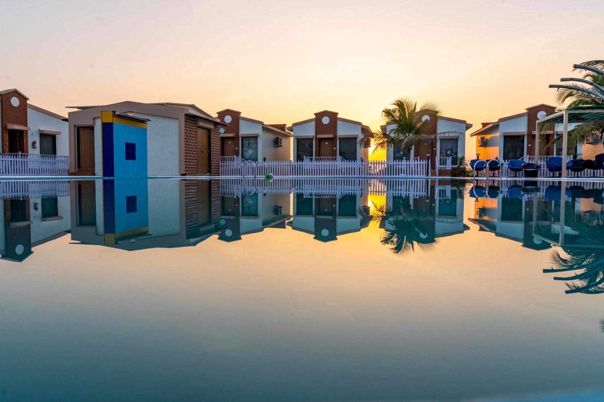 Flamingo Club And Resort Una 3 Km Away From Diu Check Post Exteriör bild